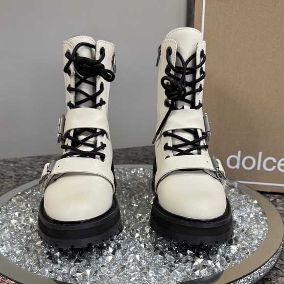 Dolce Vita Robson off White Leather Lace-Up black Lug Boots NEW 6 - Picture 3 of 14